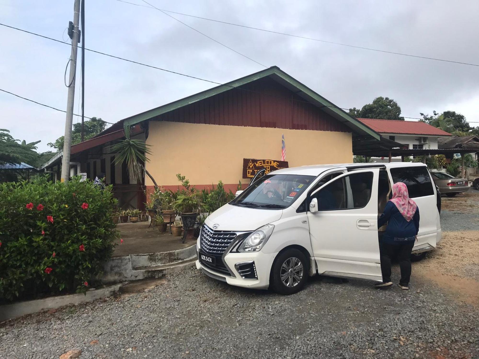 Dtahan Motel Taman Negara Kuala Tahan Exterior photo