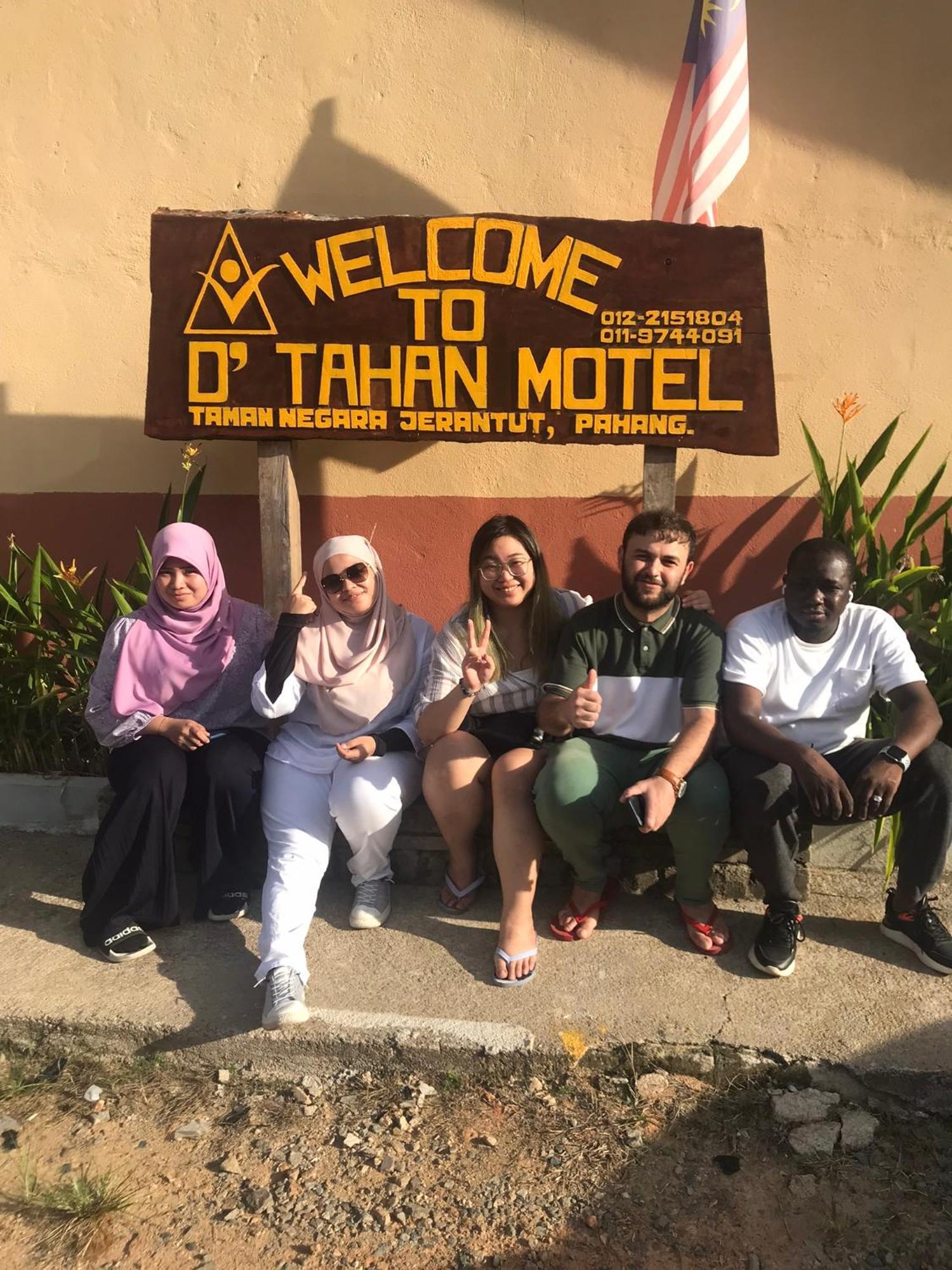 Dtahan Motel Taman Negara Kuala Tahan Exterior photo